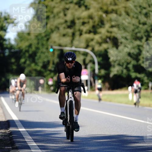 07.09.2025 - 19. Norderstedt Triathlon Michael Burmester http://msf.ph/oto/8838156 07.09.2025 14:26:22 Radfahren 877 meine-sportfotos.de