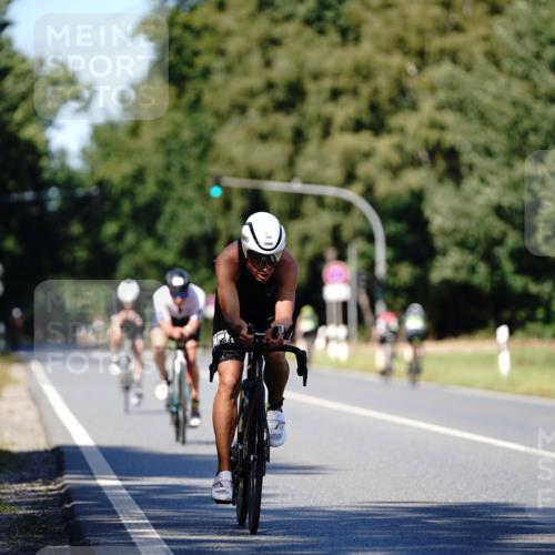07.09.2025 - 19. Norderstedt Triathlon Michael Burmester http://msf.ph/oto/8838161 07.09.2025 14:26:25 Radfahren 469, 475, 877 meine-sportfotos.de
