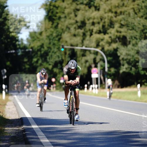 07.09.2025 - 19. Norderstedt Triathlon Michael Burmester http://msf.ph/oto/8838184 07.09.2025 14:26:44 Radfahren 900, 1001, 1042 meine-sportfotos.de