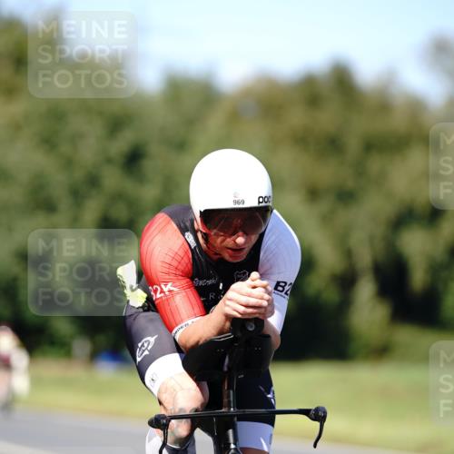 07.09.2025 - 19. Norderstedt Triathlon Michael Burmester http://msf.ph/oto/8838216 07.09.2025 14:27:03 Radfahren 969 meine-sportfotos.de