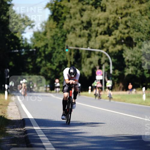 07.09.2025 - 19. Norderstedt Triathlon Michael Burmester http://msf.ph/oto/8838219 07.09.2025 14:27:13 Radfahren 1401 meine-sportfotos.de