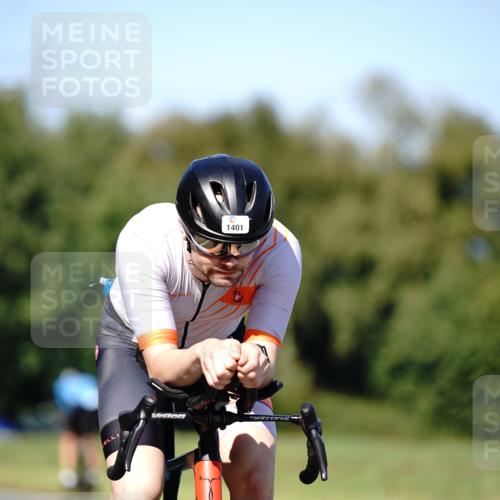 07.09.2025 - 19. Norderstedt Triathlon Michael Burmester http://msf.ph/oto/8838220 07.09.2025 14:27:15 Radfahren 1401 meine-sportfotos.de