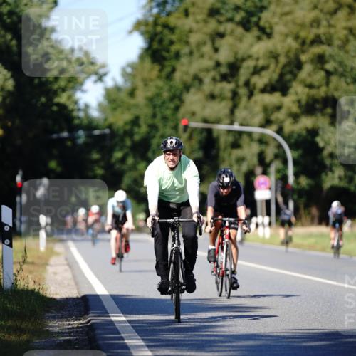 07.09.2025 - 19. Norderstedt Triathlon Michael Burmester http://msf.ph/oto/8838234 07.09.2025 14:27:32 Radfahren 422, 428, 905 meine-sportfotos.de