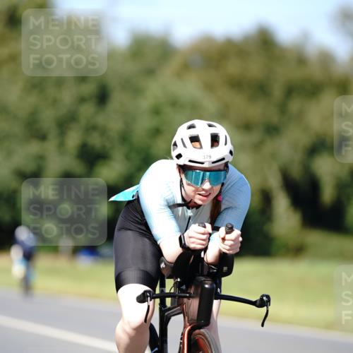 07.09.2025 - 19. Norderstedt Triathlon Michael Burmester http://msf.ph/oto/8838242 07.09.2025 14:27:37 Radfahren 379, 428, 460, 905 meine-sportfotos.de