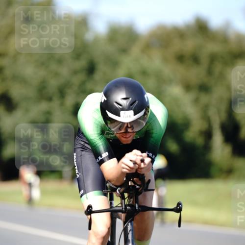 07.09.2025 - 19. Norderstedt Triathlon Michael Burmester http://msf.ph/oto/8838254 07.09.2025 14:27:53 Radfahren 398, 1014 meine-sportfotos.de