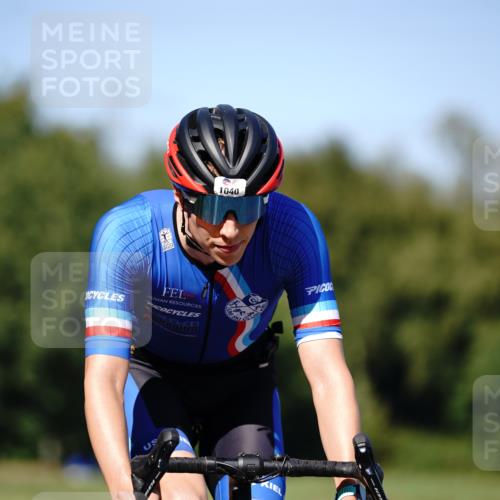 07.09.2025 - 19. Norderstedt Triathlon Michael Burmester http://msf.ph/oto/8838275 07.09.2025 14:28:13 Radfahren 1036, 1040, 1459 meine-sportfotos.de