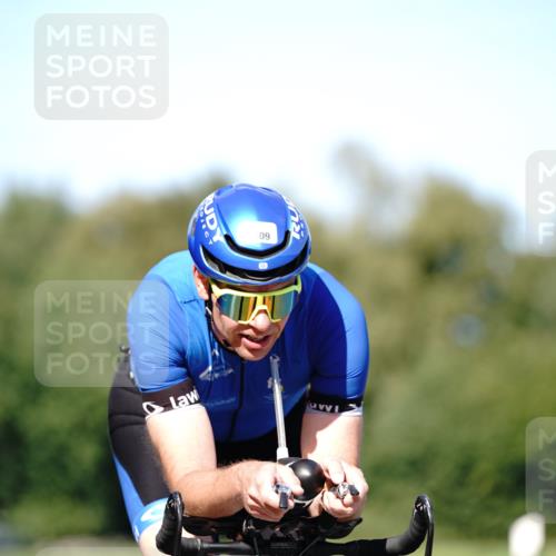 07.09.2025 - 19. Norderstedt Triathlon Michael Burmester http://msf.ph/oto/8838280 07.09.2025 14:28:20 Radfahren 1009 meine-sportfotos.de