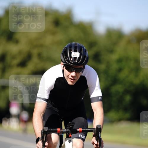 07.09.2025 - 19. Norderstedt Triathlon Michael Burmester http://msf.ph/oto/8838287 07.09.2025 14:28:39 Radfahren 420, 449, 982, 1462 meine-sportfotos.de