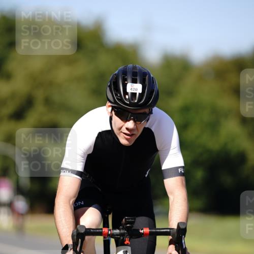 07.09.2025 - 19. Norderstedt Triathlon Michael Burmester http://msf.ph/oto/8838288 07.09.2025 14:28:39 Radfahren 420, 449, 982, 1462 meine-sportfotos.de