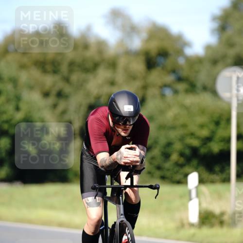 07.09.2025 - 19. Norderstedt Triathlon Michael Burmester http://msf.ph/oto/8838300 07.09.2025 14:28:51 Radfahren 393, 964, 1034 meine-sportfotos.de