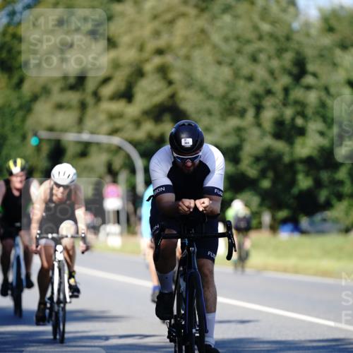 07.09.2025 - 19. Norderstedt Triathlon Michael Burmester http://msf.ph/oto/8838315 07.09.2025 14:29:05 Radfahren 364, 373, 391, 463 meine-sportfotos.de