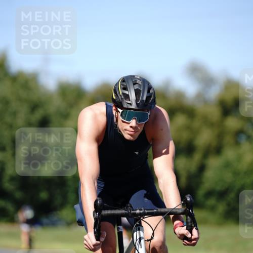 07.09.2025 - 19. Norderstedt Triathlon Michael Burmester http://msf.ph/oto/8838332 07.09.2025 14:29:14 Radfahren 1408 meine-sportfotos.de