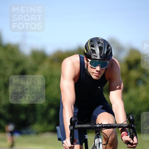 07.09.2025 - 19. Norderstedt Triathlon Michael Burmester http://msf.ph/oto/8838334 07.09.2025 14:29:14 Radfahren 1408 meine-sportfotos.de