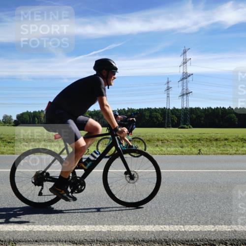 07.09.2025 - 19. Norderstedt Triathlon Michael Burmester http://msf.ph/oto/8838344 07.09.2025 12:06:01 Radfahren 729 meine-sportfotos.de
