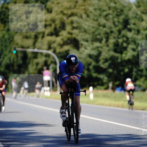 07.09.2025 - 19. Norderstedt Triathlon Michael Burmester http://msf.ph/oto/8838355 07.09.2025 14:29:34 Radfahren 994, 1031, 1038 meine-sportfotos.de