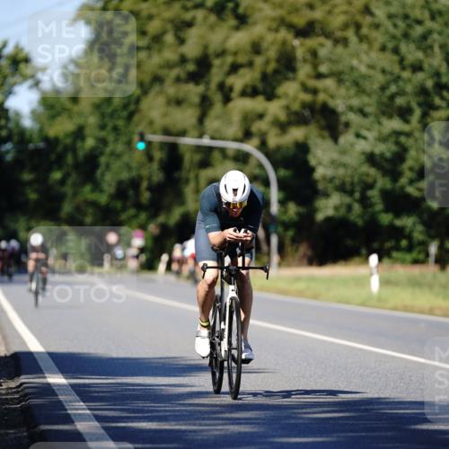 07.09.2025 - 19. Norderstedt Triathlon Michael Burmester http://msf.ph/oto/8838372 07.09.2025 14:29:44 Radfahren 427, 876 meine-sportfotos.de