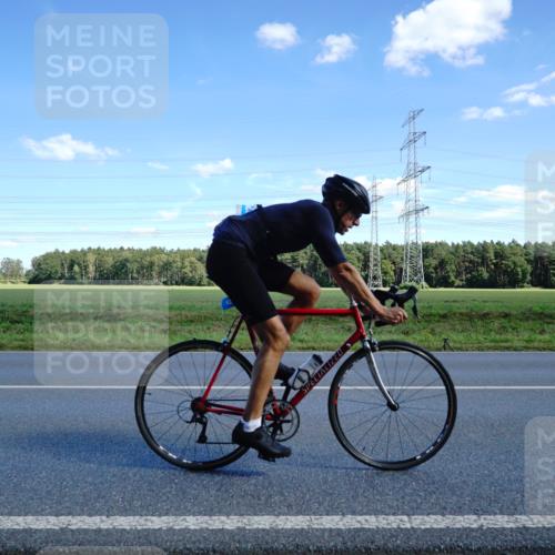 07.09.2025 - 19. Norderstedt Triathlon Michael Burmester http://msf.ph/oto/8838377 07.09.2025 14:15:14 Radfahren 428, 879, 900 meine-sportfotos.de