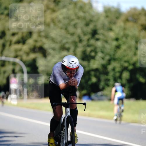 07.09.2025 - 19. Norderstedt Triathlon Michael Burmester http://msf.ph/oto/8838388 07.09.2025 14:29:56 Radfahren 388, 917, 1421 meine-sportfotos.de