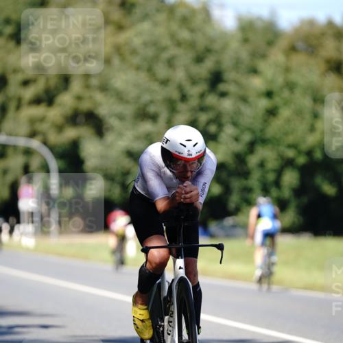 07.09.2025 - 19. Norderstedt Triathlon Michael Burmester http://msf.ph/oto/8838390 07.09.2025 14:29:56 Radfahren 388, 917, 1421 meine-sportfotos.de