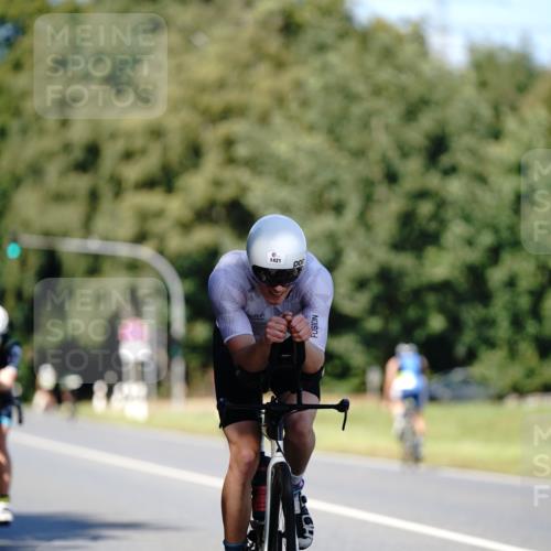 07.09.2025 - 19. Norderstedt Triathlon Michael Burmester http://msf.ph/oto/8838394 07.09.2025 14:29:57 Radfahren 388, 917, 1421 meine-sportfotos.de