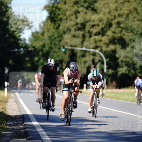 07.09.2025 - 19. Norderstedt Triathlon Michael Burmester http://msf.ph/oto/8838415 07.09.2025 14:30:19 Radfahren 411, 990, 992 meine-sportfotos.de