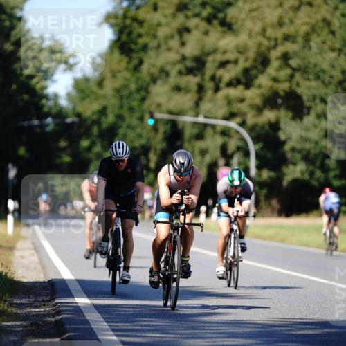 07.09.2025 - 19. Norderstedt Triathlon Michael Burmester http://msf.ph/oto/8838417 07.09.2025 14:30:19 Radfahren 411, 990, 992 meine-sportfotos.de