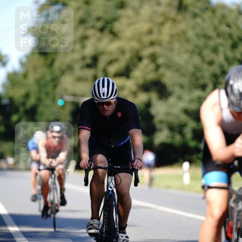 07.09.2025 - 19. Norderstedt Triathlon Michael Burmester http://msf.ph/oto/8838423 07.09.2025 14:30:21 Radfahren 411, 961, 990, 992, 1041 meine-sportfotos.de