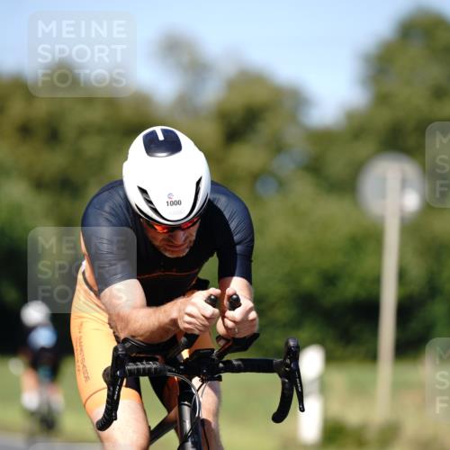 07.09.2025 - 19. Norderstedt Triathlon Michael Burmester http://msf.ph/oto/8838460 07.09.2025 14:30:47 Radfahren 444, 989, 1000 meine-sportfotos.de