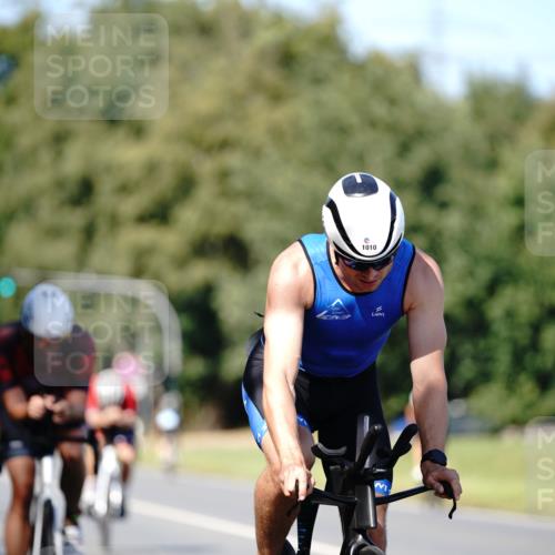 07.09.2025 - 19. Norderstedt Triathlon Michael Burmester http://msf.ph/oto/8838488 07.09.2025 14:31:16 Radfahren 960, 1010, 1016, 1496 meine-sportfotos.de