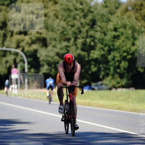 07.09.2025 - 19. Norderstedt Triathlon Michael Burmester http://msf.ph/oto/8838580 07.09.2025 14:32:44 Radfahren 382, 999, 1003 meine-sportfotos.de
