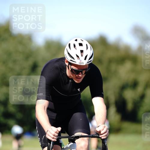 07.09.2025 - 19. Norderstedt Triathlon Michael Burmester http://msf.ph/oto/8838596 07.09.2025 14:32:52 Radfahren 1025, 1503 meine-sportfotos.de