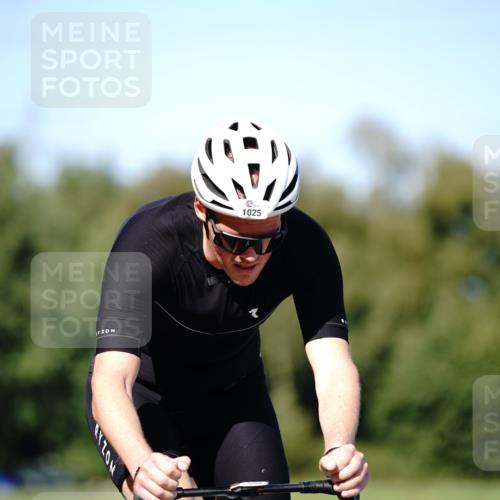 07.09.2025 - 19. Norderstedt Triathlon Michael Burmester http://msf.ph/oto/8838598 07.09.2025 14:32:53 Radfahren 983, 1025, 1503 meine-sportfotos.de