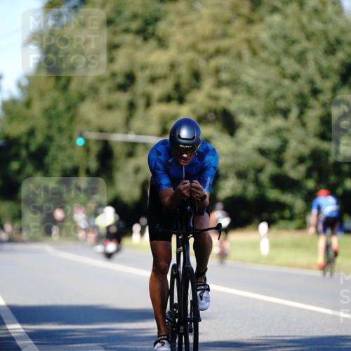 07.09.2025 - 19. Norderstedt Triathlon Michael Burmester http://msf.ph/oto/8838616 07.09.2025 14:33:06 Radfahren 880, 911 meine-sportfotos.de