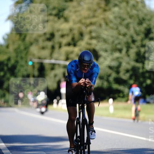 07.09.2025 - 19. Norderstedt Triathlon Michael Burmester http://msf.ph/oto/8838618 07.09.2025 14:33:06 Radfahren 880, 911 meine-sportfotos.de