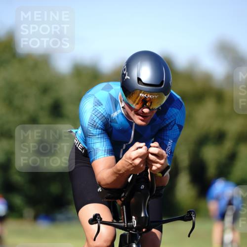 07.09.2025 - 19. Norderstedt Triathlon Michael Burmester http://msf.ph/oto/8838620 07.09.2025 14:33:07 Radfahren 880, 911 meine-sportfotos.de