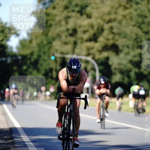 07.09.2025 - 19. Norderstedt Triathlon Michael Burmester http://msf.ph/oto/8838712 07.09.2025 14:34:05 Radfahren 962, 985, 997, 1039 meine-sportfotos.de