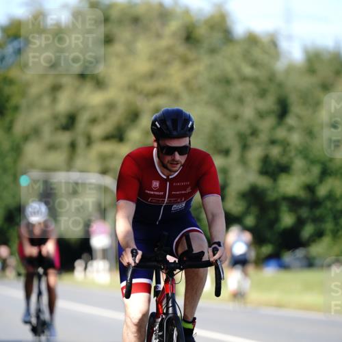 07.09.2025 - 19. Norderstedt Triathlon Michael Burmester http://msf.ph/oto/8838775 07.09.2025 14:35:03 Radfahren 377, 1497 meine-sportfotos.de