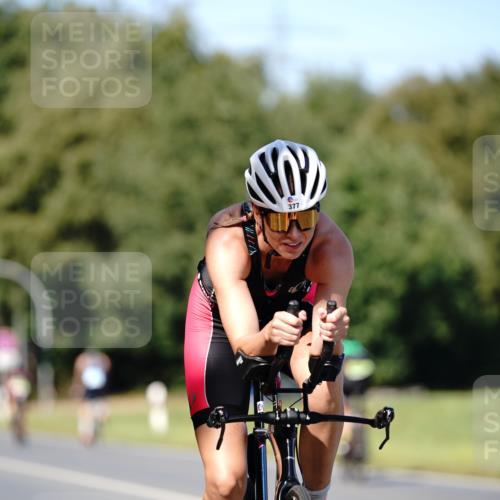 07.09.2025 - 19. Norderstedt Triathlon Michael Burmester http://msf.ph/oto/8838784 07.09.2025 14:35:05 Radfahren 377, 458, 1497 meine-sportfotos.de