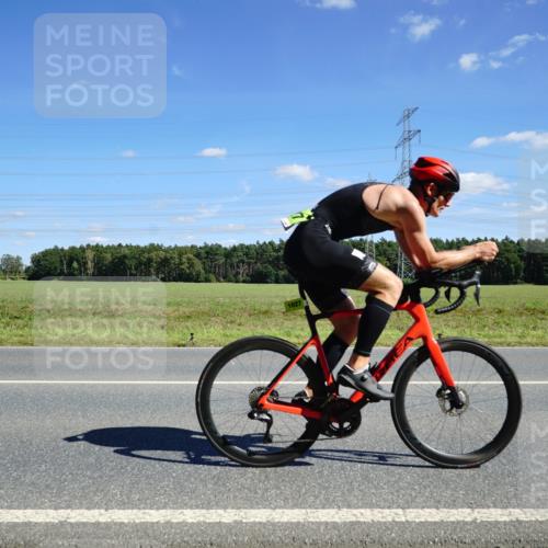07.09.2025 - 19. Norderstedt Triathlon Michael Burmester http://msf.ph/oto/8838796 07.09.2025 14:18:27 Radfahren 393, 411, 964, 1027 meine-sportfotos.de