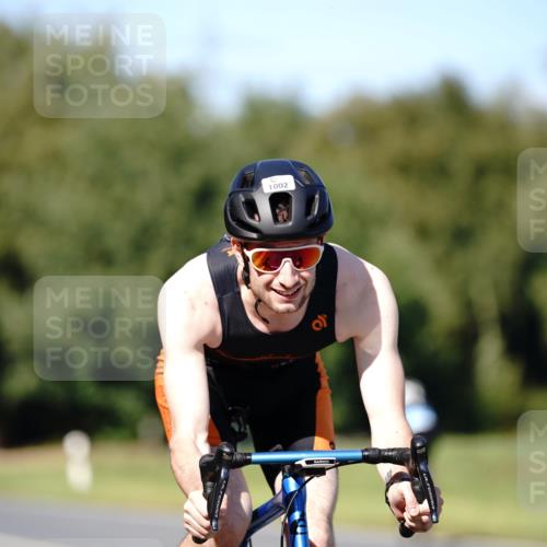 07.09.2025 - 19. Norderstedt Triathlon Michael Burmester http://msf.ph/oto/8838799 07.09.2025 14:35:12 Radfahren 1002 meine-sportfotos.de