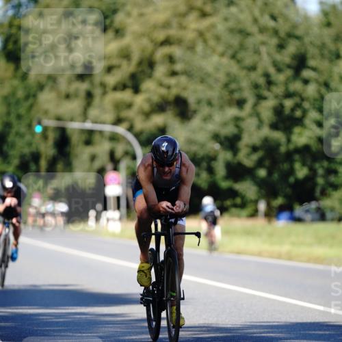 07.09.2025 - 19. Norderstedt Triathlon Michael Burmester http://msf.ph/oto/8838803 07.09.2025 14:35:16 Radfahren 394, 988 meine-sportfotos.de