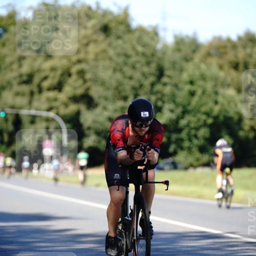 07.09.2025 - 19. Norderstedt Triathlon Michael Burmester http://msf.ph/oto/8838832 07.09.2025 14:35:42 Radfahren 958 meine-sportfotos.de