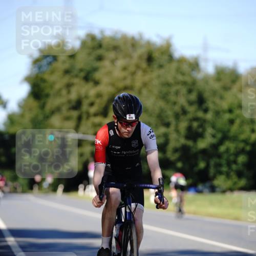 07.09.2025 - 19. Norderstedt Triathlon Michael Burmester http://msf.ph/oto/8838914 07.09.2025 14:36:36 Radfahren 970 meine-sportfotos.de