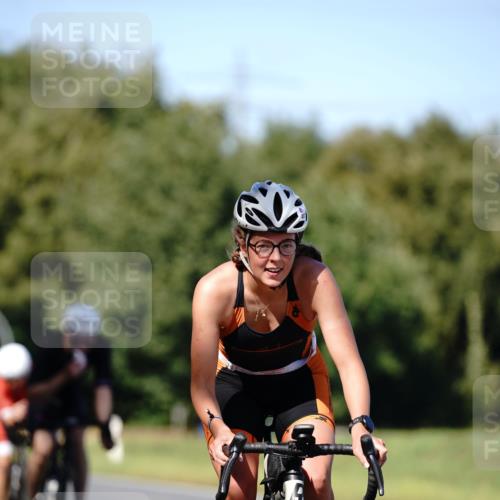 07.09.2025 - 19. Norderstedt Triathlon Michael Burmester http://msf.ph/oto/8838945 07.09.2025 14:36:56 Radfahren 445, 457, 879, 977 meine-sportfotos.de