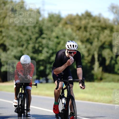07.09.2025 - 19. Norderstedt Triathlon Michael Burmester http://msf.ph/oto/8838948 07.09.2025 14:36:57 Radfahren 445, 457, 879, 977 meine-sportfotos.de