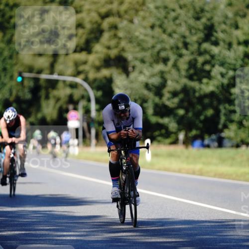 07.09.2025 - 19. Norderstedt Triathlon Michael Burmester http://msf.ph/oto/8838993 07.09.2025 14:37:18 Radfahren 363, 1456, 1471 meine-sportfotos.de