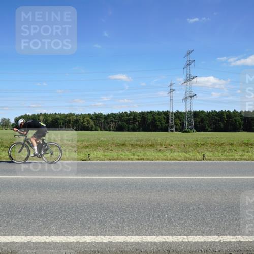 07.09.2025 - 19. Norderstedt Triathlon Michael Burmester http://msf.ph/oto/8839048 07.09.2025 14:20:05 Radfahren 989, 995 meine-sportfotos.de