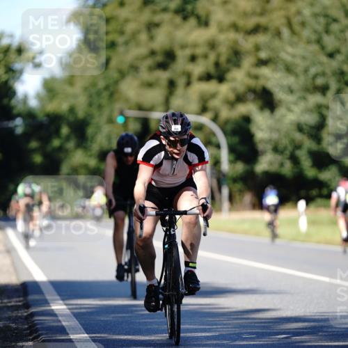 07.09.2025 - 19. Norderstedt Triathlon Michael Burmester http://msf.ph/oto/8839053 07.09.2025 14:37:49 Radfahren 863, 888 meine-sportfotos.de