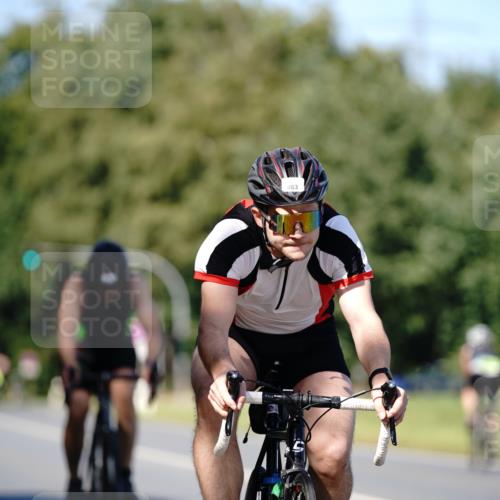 07.09.2025 - 19. Norderstedt Triathlon Michael Burmester http://msf.ph/oto/8839058 07.09.2025 14:37:50 Radfahren 863, 888 meine-sportfotos.de