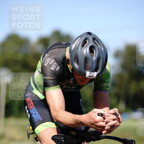 07.09.2025 - 19. Norderstedt Triathlon Michael Burmester http://msf.ph/oto/8839107 07.09.2025 14:38:21 Radfahren 900, 1484 meine-sportfotos.de